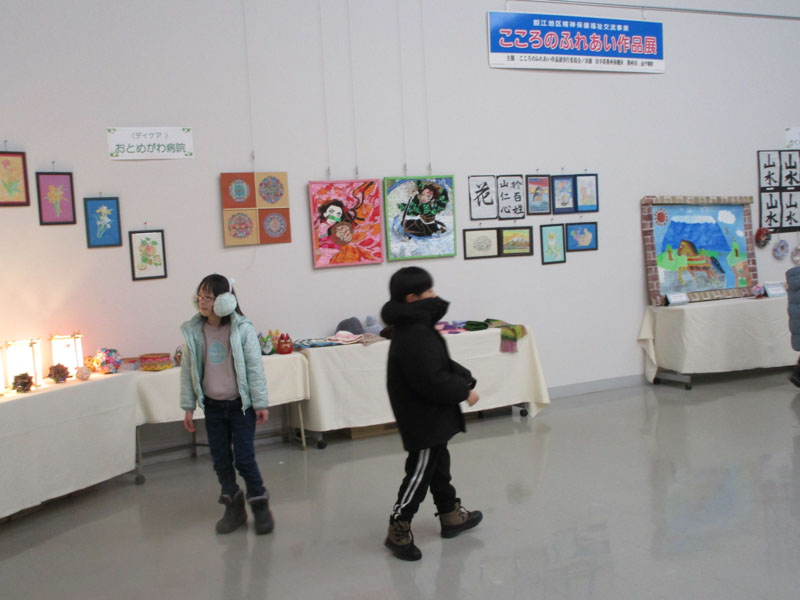12月　ふれあい作品展の様子